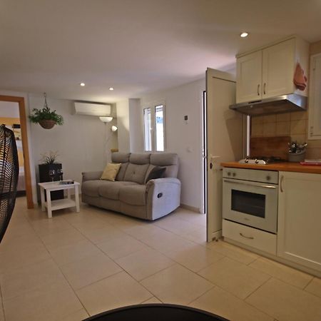 Wunderschoenes Kleines Apartment Fuer 2 Personen Mit Idylischen Blick Ins Gruene カラ・ガルダナ エクステリア 写真