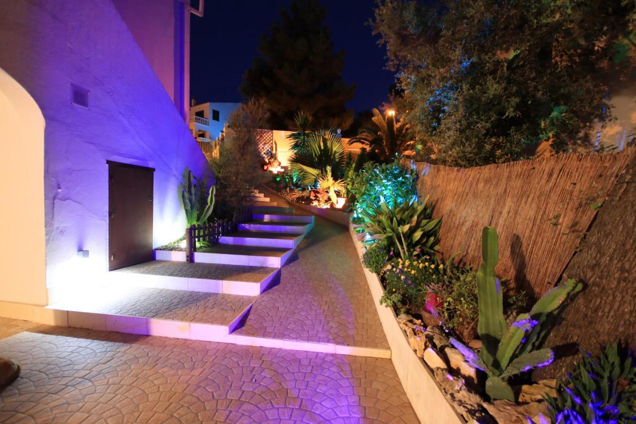 Wunderschoenes Kleines Apartment Fuer 2 Personen Mit Idylischen Blick Ins Gruene カラ・ガルダナ エクステリア 写真