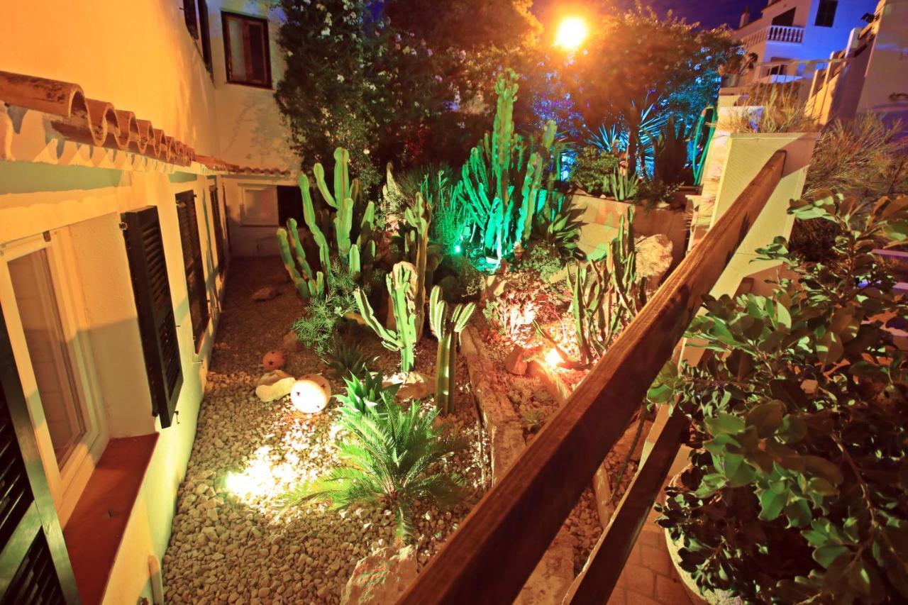 Wunderschoenes Kleines Apartment Fuer 2 Personen Mit Idylischen Blick Ins Gruene カラ・ガルダナ エクステリア 写真