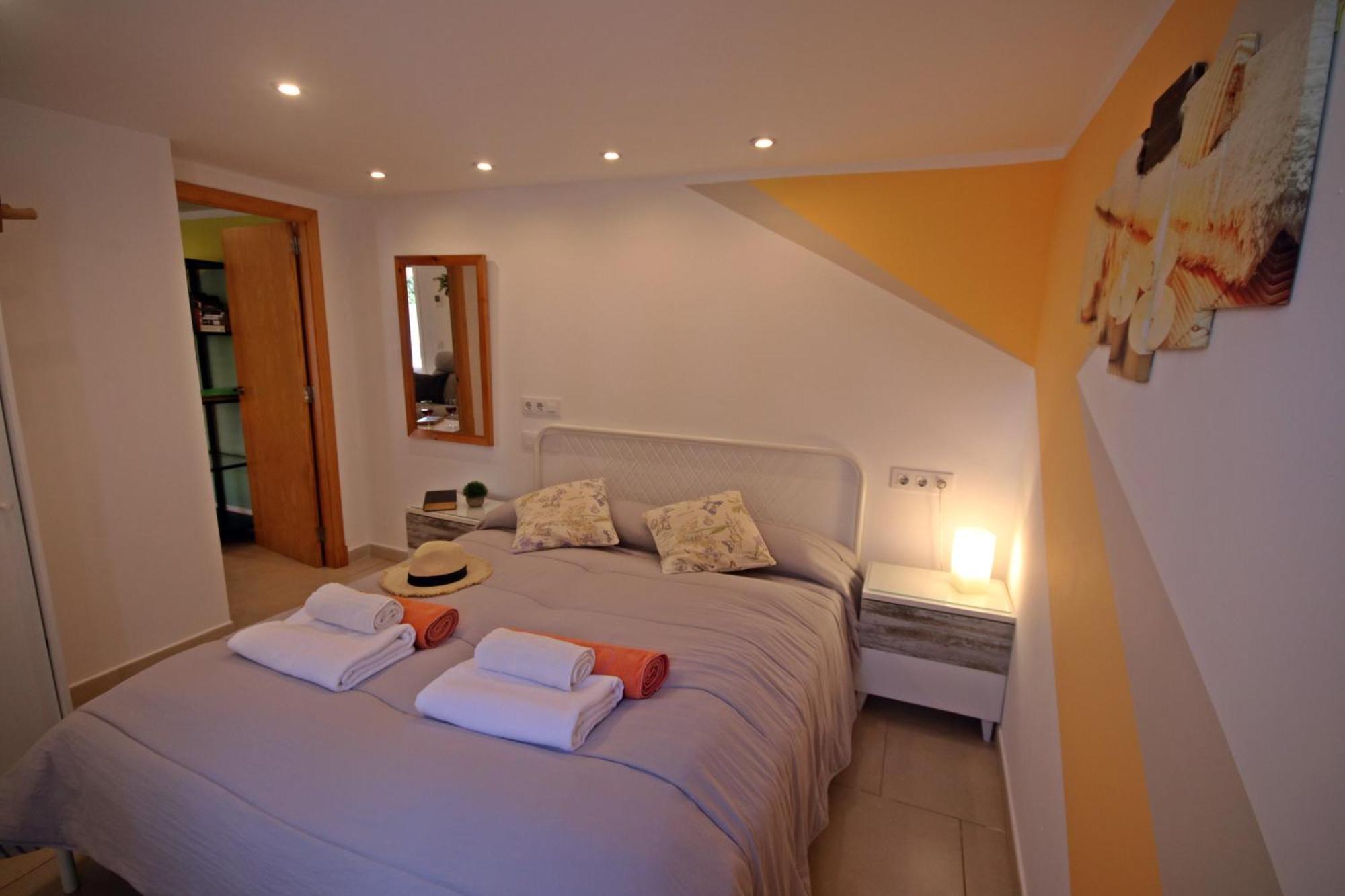 Wunderschoenes Kleines Apartment Fuer 2 Personen Mit Idylischen Blick Ins Gruene カラ・ガルダナ エクステリア 写真