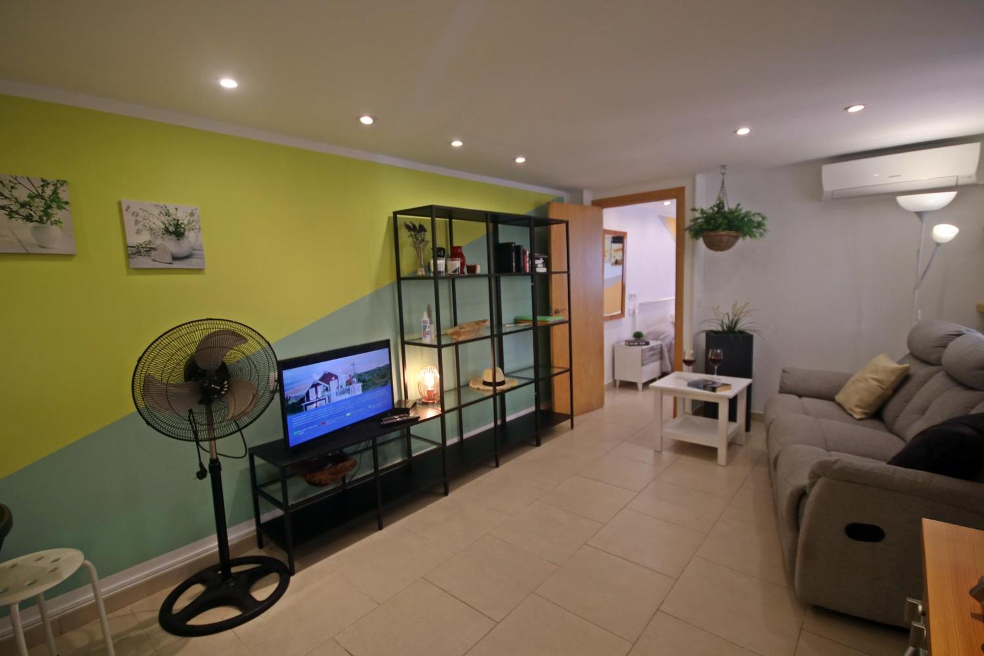 Wunderschoenes Kleines Apartment Fuer 2 Personen Mit Idylischen Blick Ins Gruene カラ・ガルダナ エクステリア 写真