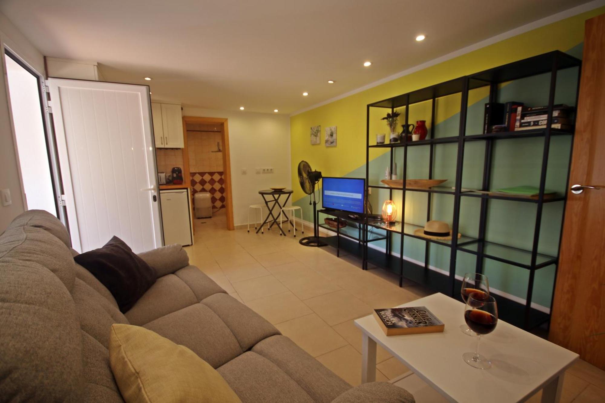 Wunderschoenes Kleines Apartment Fuer 2 Personen Mit Idylischen Blick Ins Gruene カラ・ガルダナ エクステリア 写真