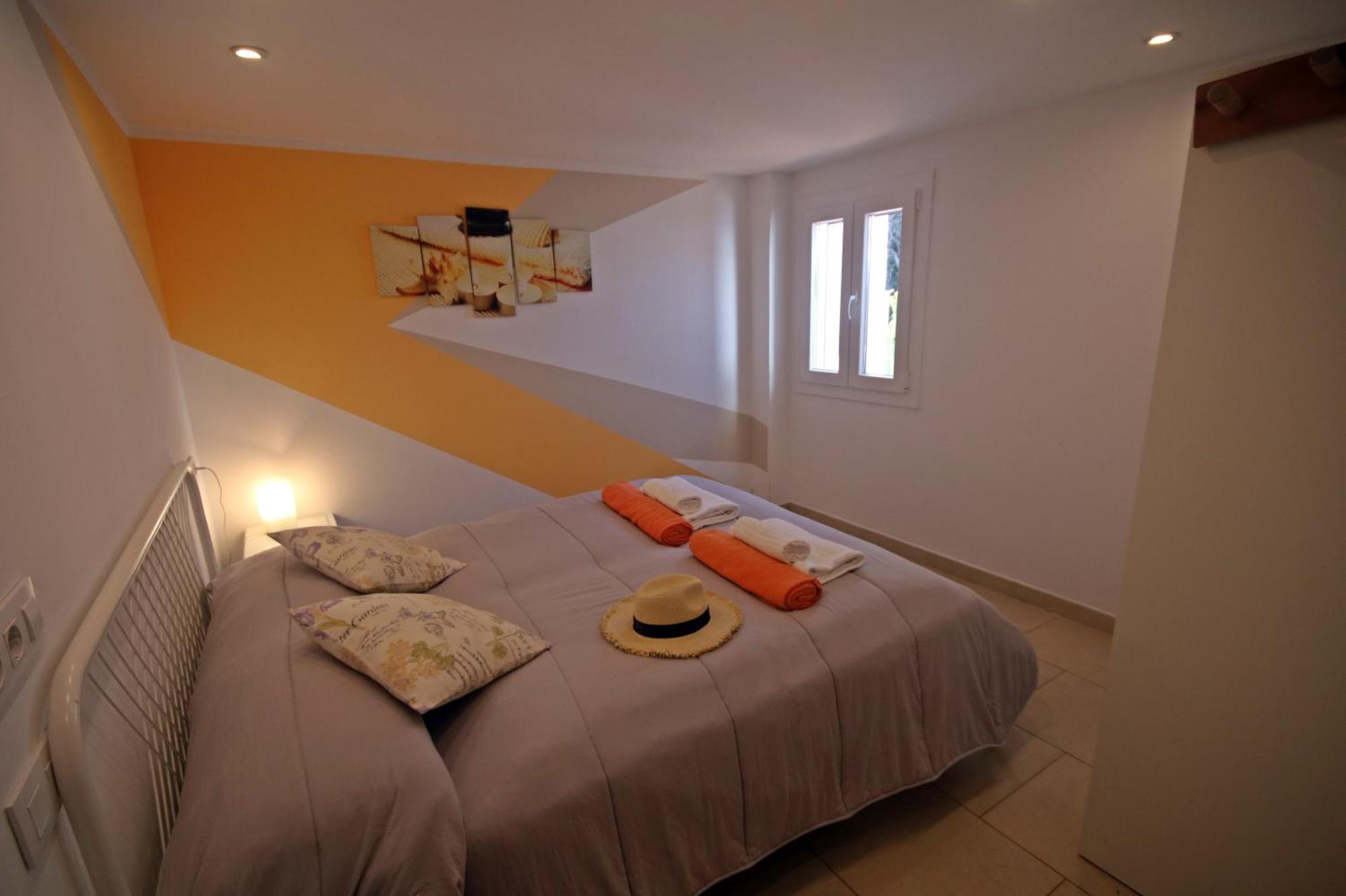 Wunderschoenes Kleines Apartment Fuer 2 Personen Mit Idylischen Blick Ins Gruene カラ・ガルダナ エクステリア 写真